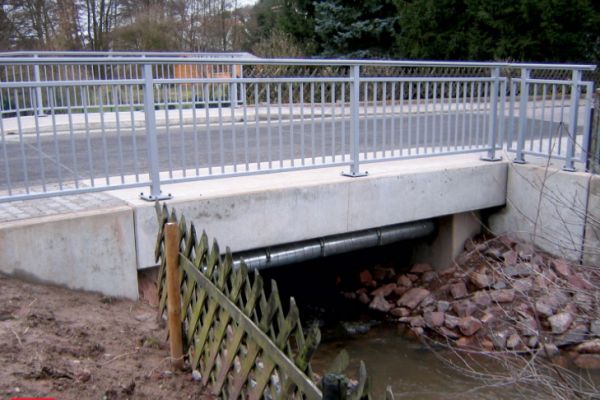 brueckenbau-1CAE51353-370C-48D7-8A33-6E91B3357CA3.jpg